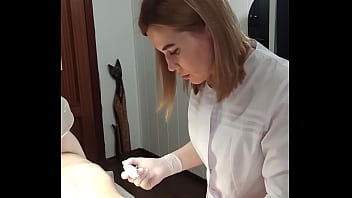 Spontaneous Video tutorial on what to do for a depilation master with Spontaneous ejaculation while trimming. SugarNadya show that the penis must be held tight and not released until the very last spray