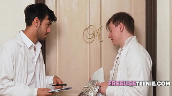 Sexy-teens FreeuseTeenie - Stepbro Puts Tin Foil Hat On Teen Stepsis & Freeuses Her With His Friend