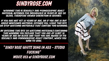 Sindy-rose Sindy Rose White dong in the ass - studio fucking