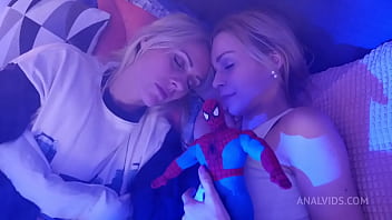 Czech-republic SUPERHERO DREAMS - Brittany Bardot and Rebecca Black get a visitor in dreamland BBC007